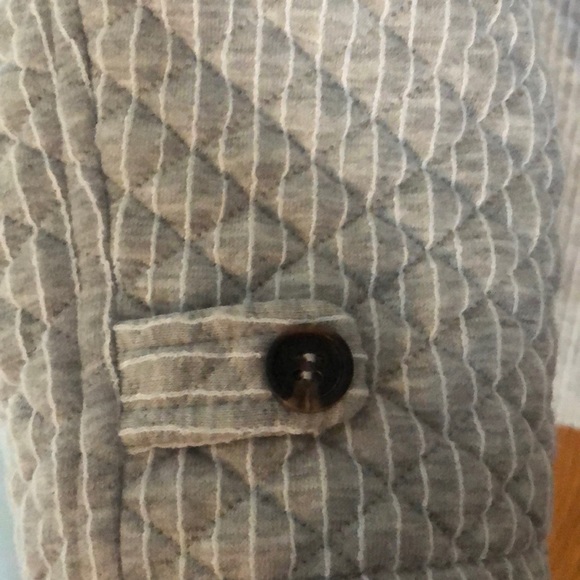 Grey stripped coat. - Picture 4 of 5